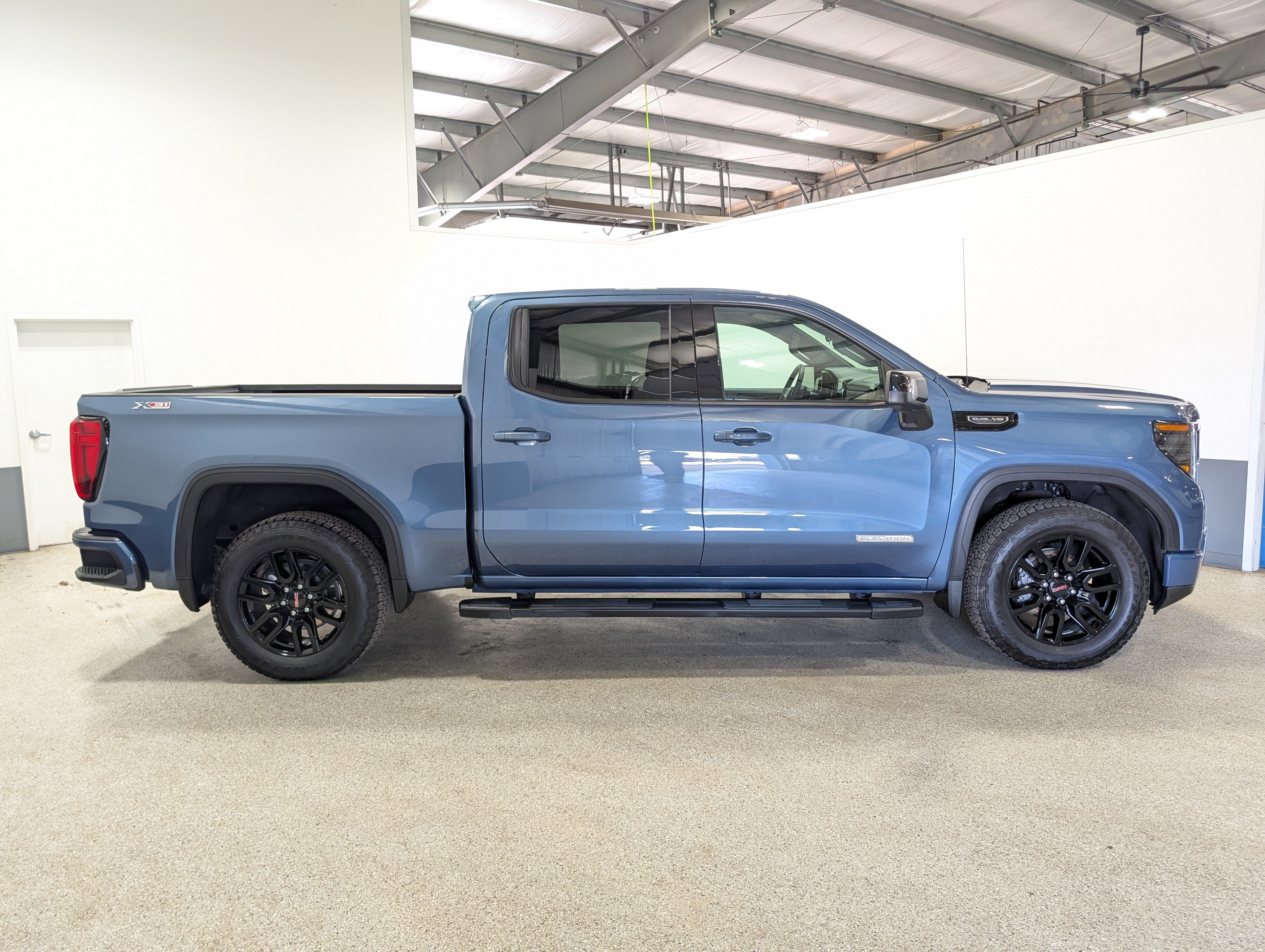 Used 2026 GMC Sierra 1500 Elevation w/ Elevation Premium Package AWD/4WD image 2