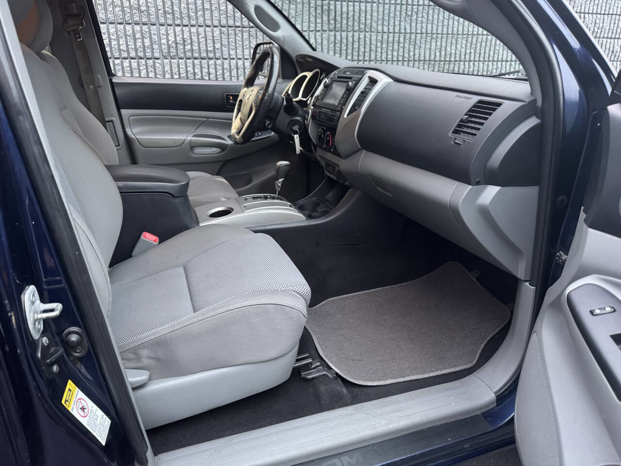 Used 2013 Toyota Tacoma V6 4x4 4dr Access Cab 6.1 ft S image 32