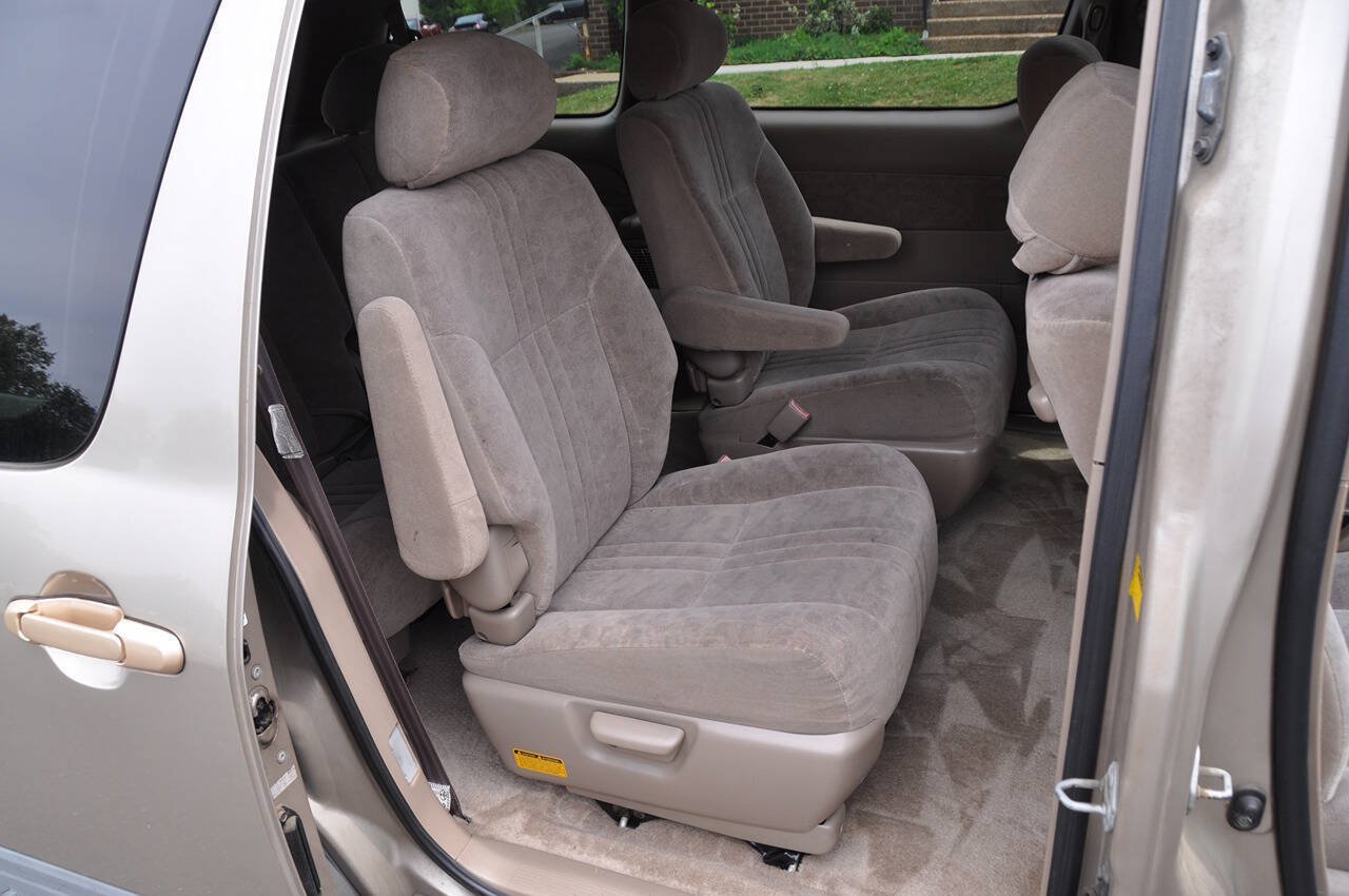 Used 2002 Toyota Sienna LE FWD image 28