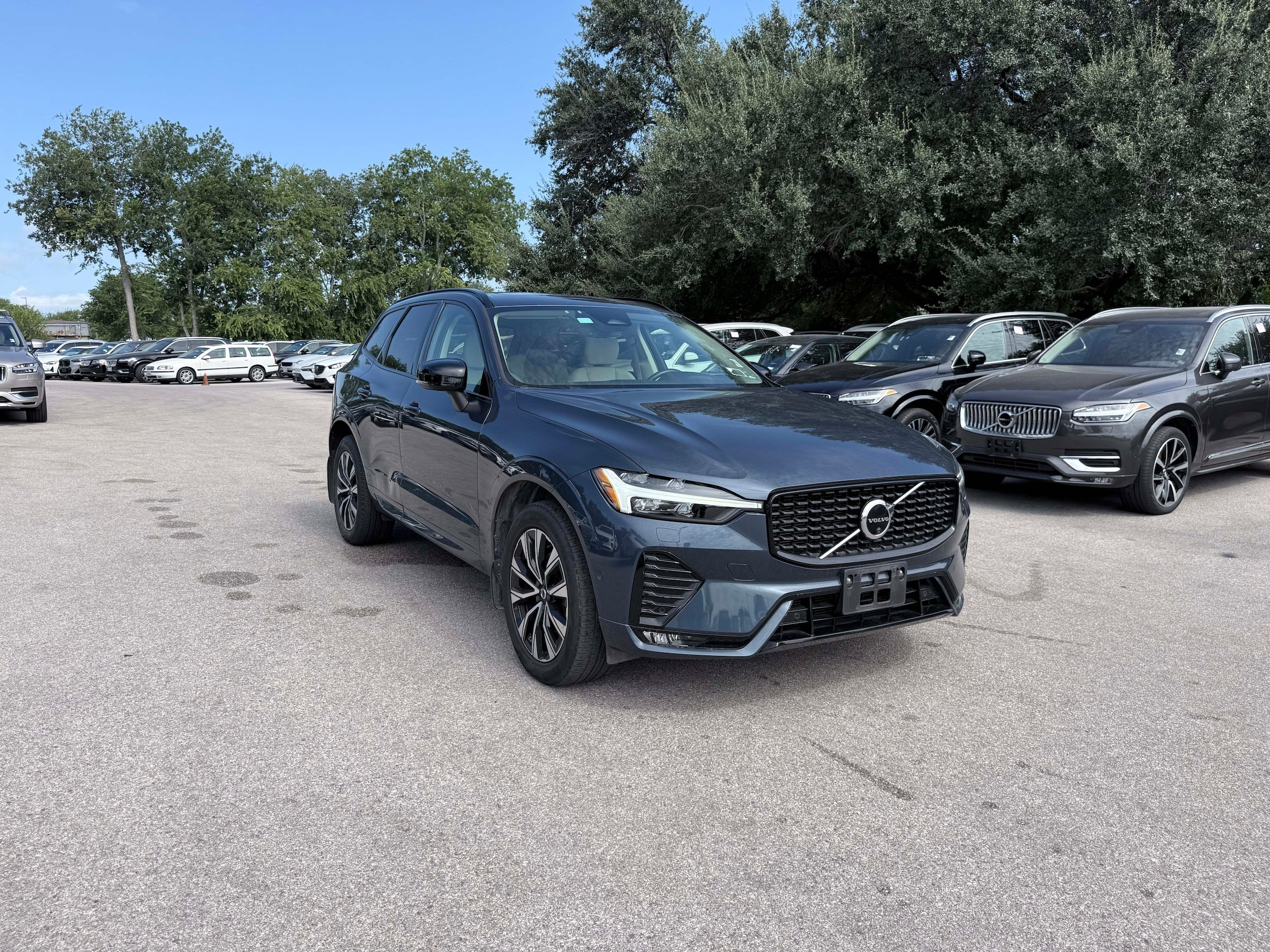 Certified 2023 Volvo XC60 B5 Plus w/ Climate Package AWD/4WD image 6