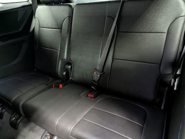 Used 2023 Chevrolet Traverse LT w/ LT Premium Package AWD/4WD image 16