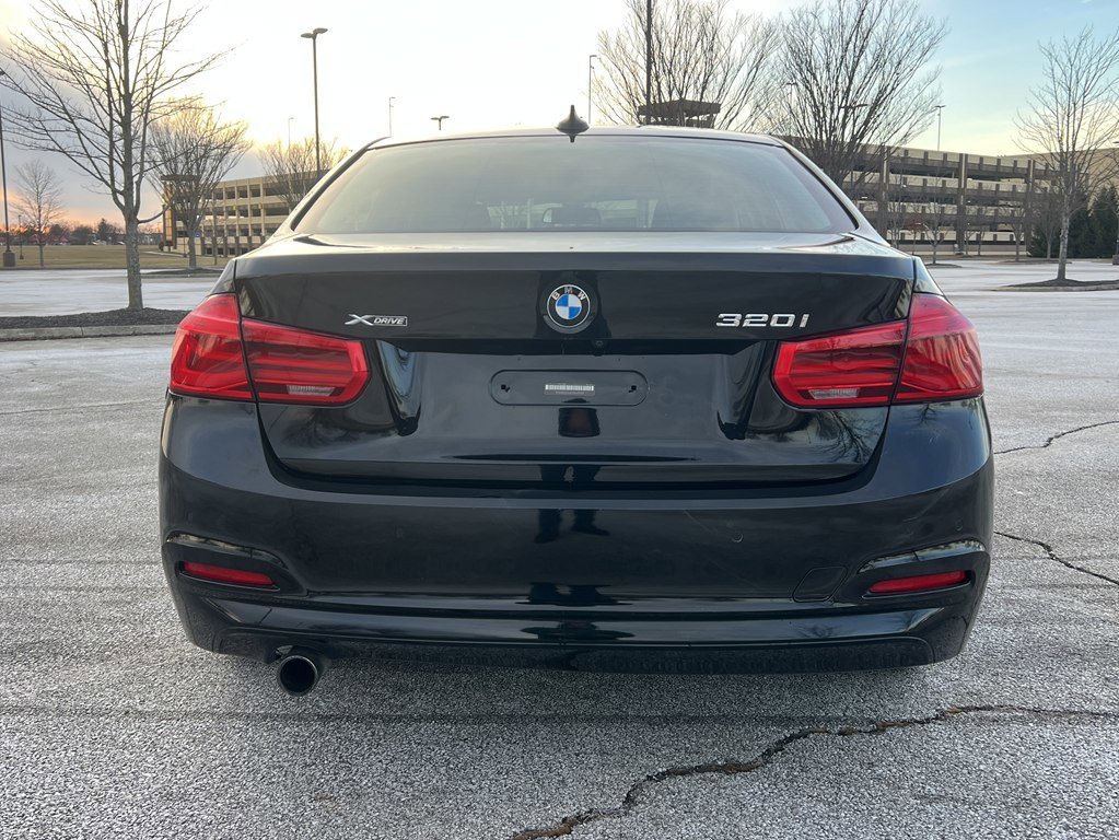 Used 2016 BMW 320i xDrive Sedan image 4