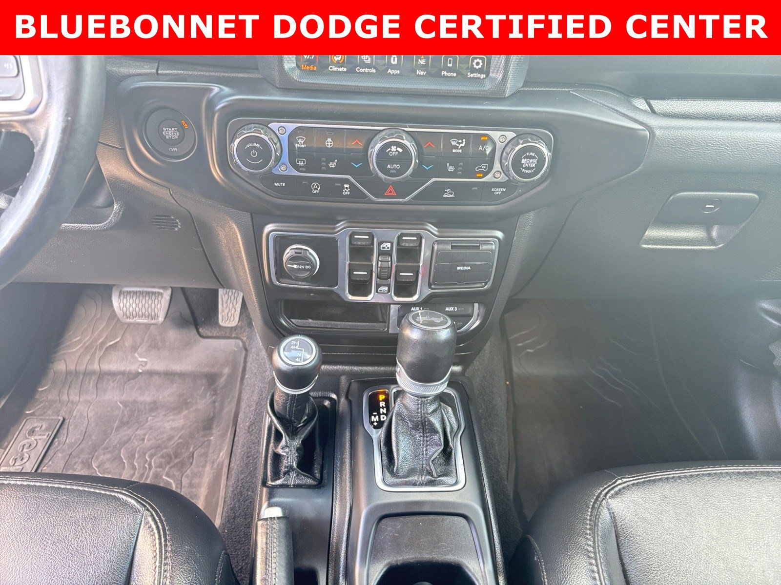 Used 2022 Jeep Wrangler Unlimited Sahara AWD/4WD image 18