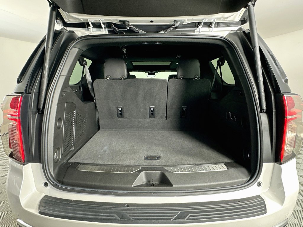 Used 2023 Chevrolet Suburban High Country AWD/4WD image 27