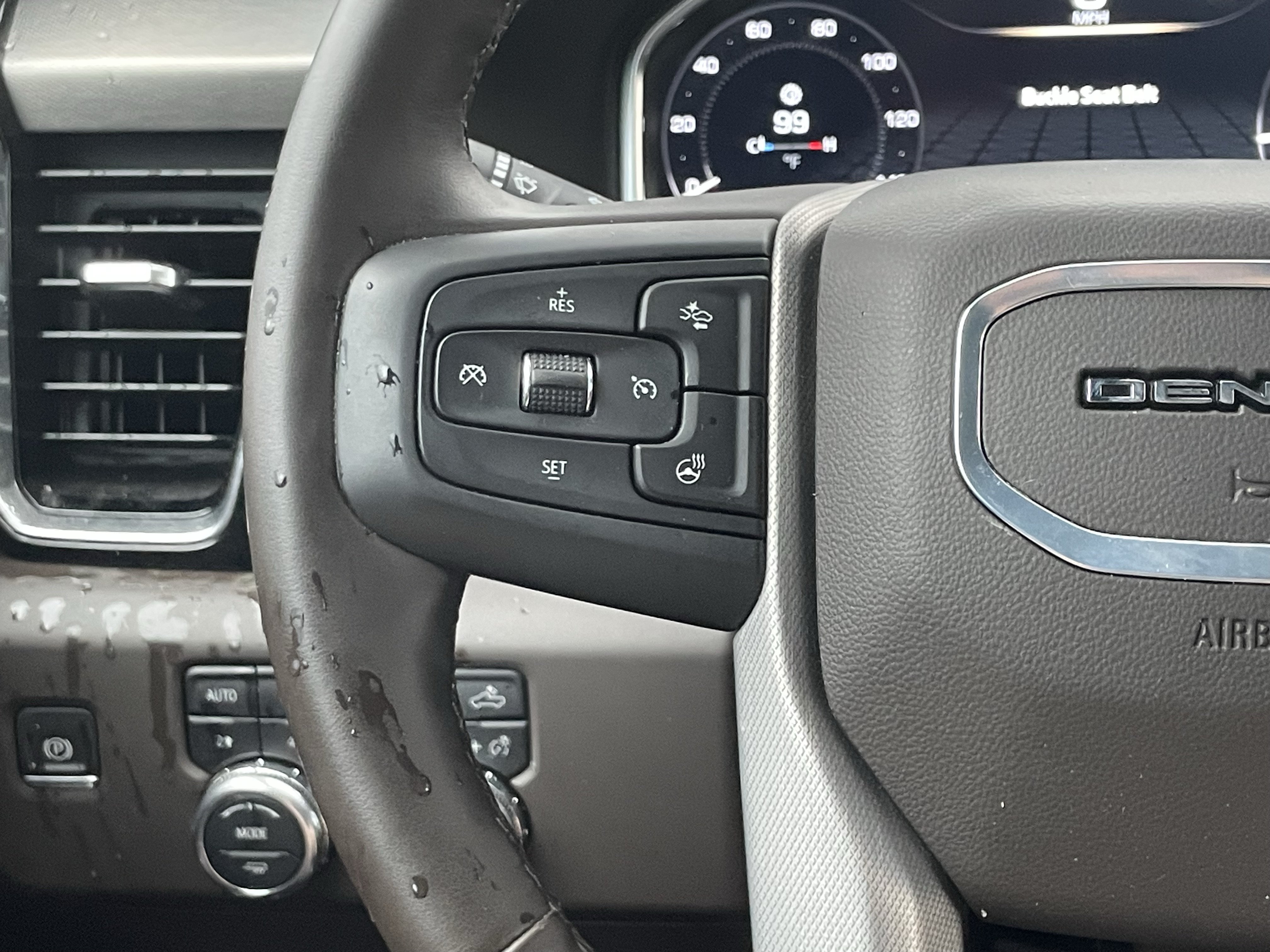 Used 2025 GMC Sierra 2500 Denali w/ Technology Package AWD/4WD image 17