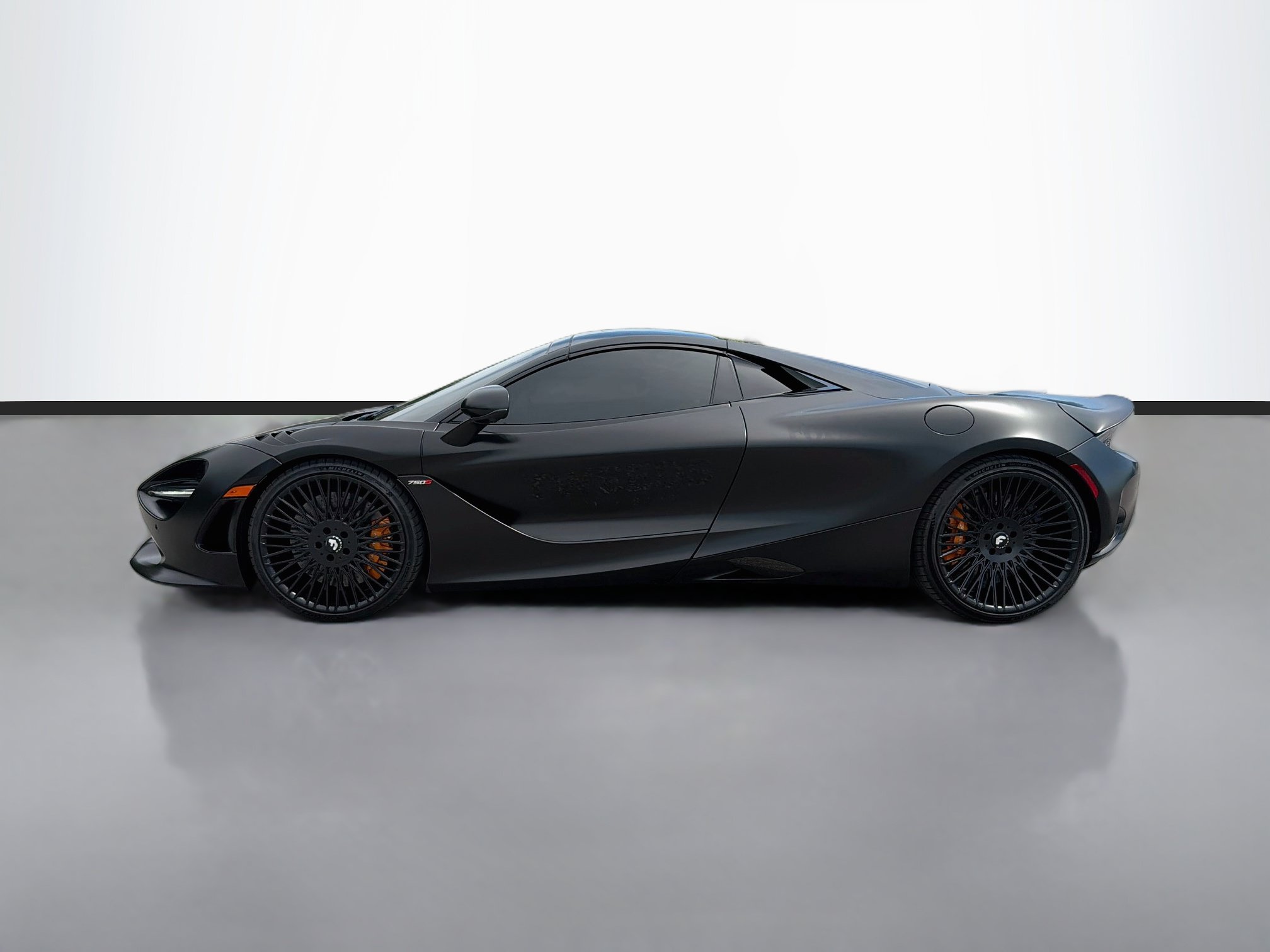 Used 2024 McLaren 750S Spider RWD image 2