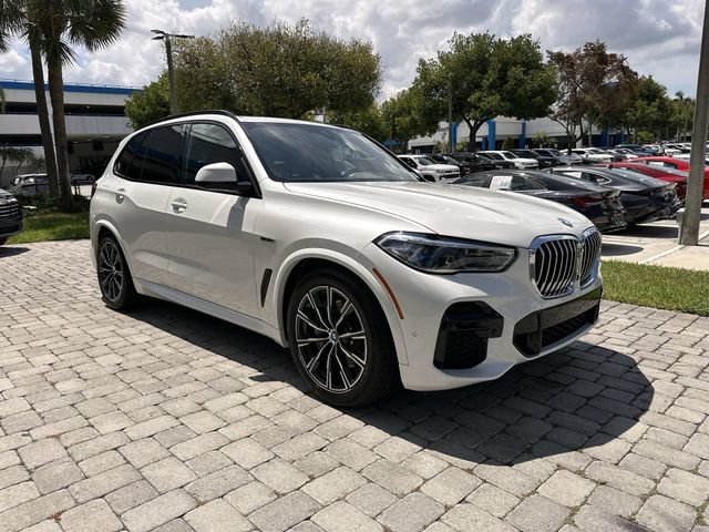 Used 2022 BMW X5 xDrive45e w/ M Sport Package AWD/4WD image 16