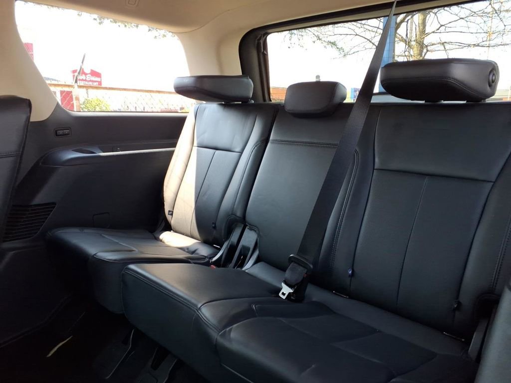 Used 2024 Ford Expedition XLT AWD/4WD image 11