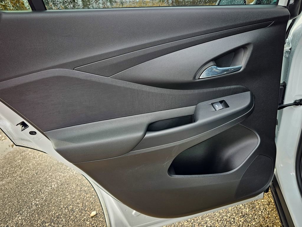 Used 2025 Buick Envista Preferred image 28