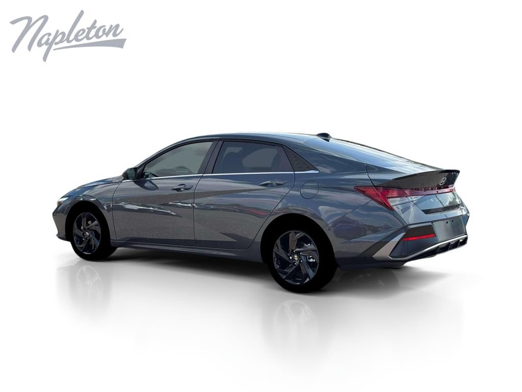 New 2026 Hyundai Elantra SEL Sport Premium FWD image 4