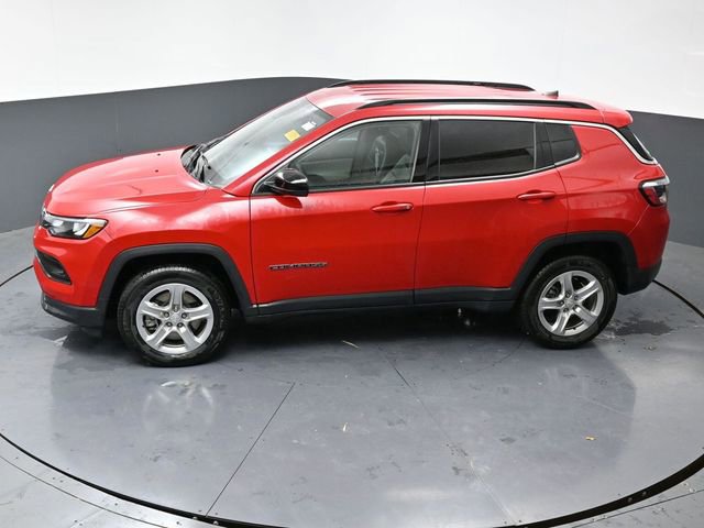 Used 2024 Jeep Compass Latitude image 44