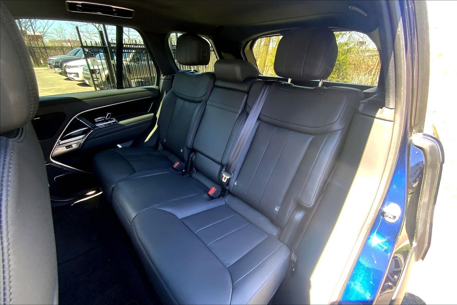 Used 2023 Land Rover Range Rover SE image 20