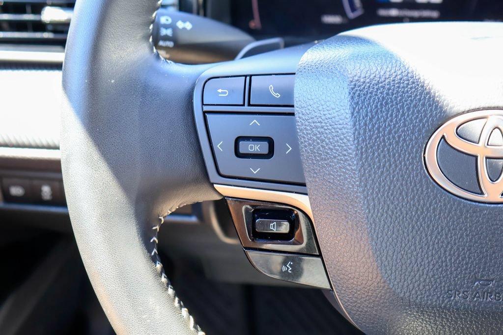 Used 2026 Toyota Camry SE FWD image 14