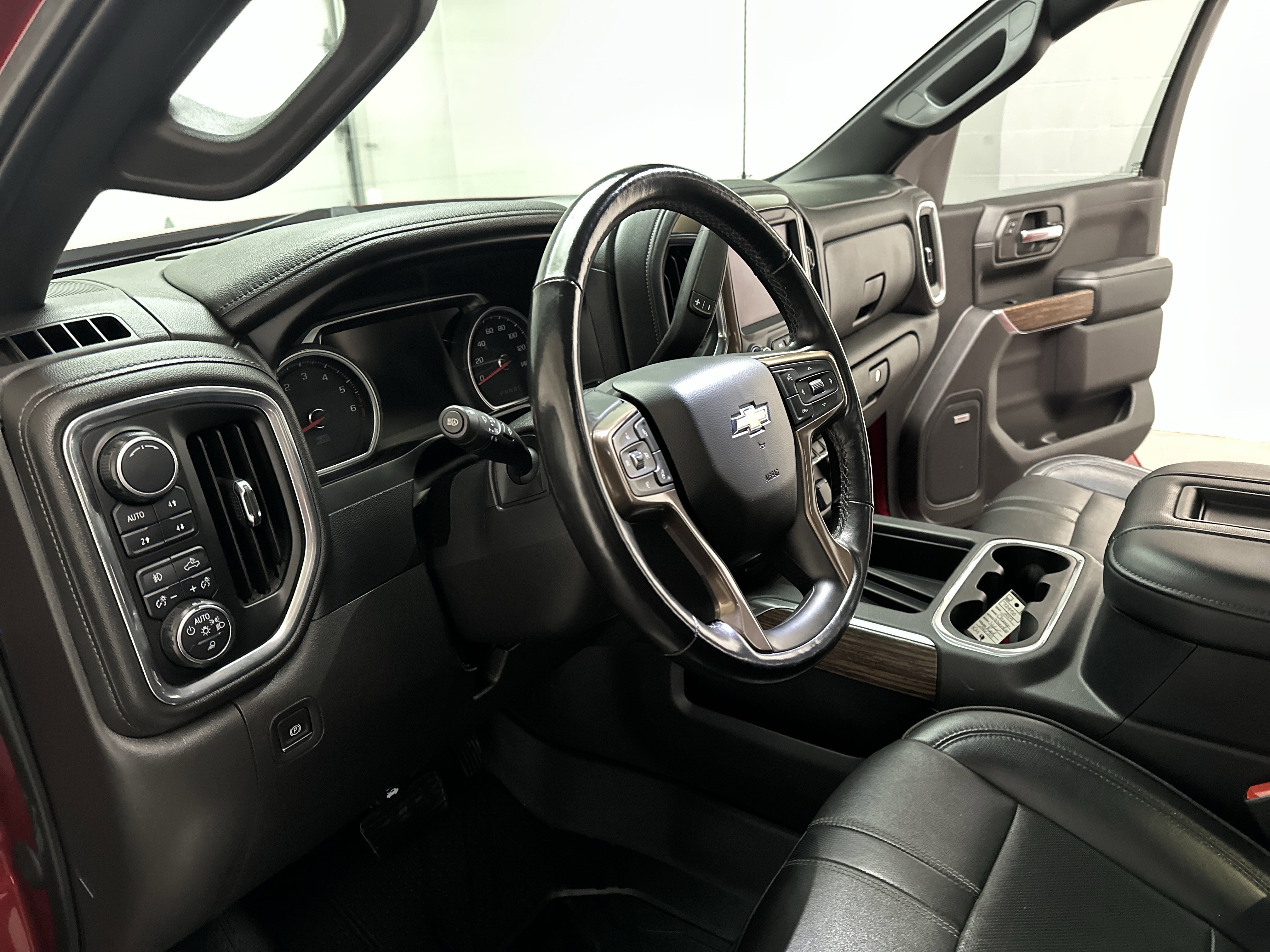 Used 2019 Chevrolet Silverado 1500 High Country image 19