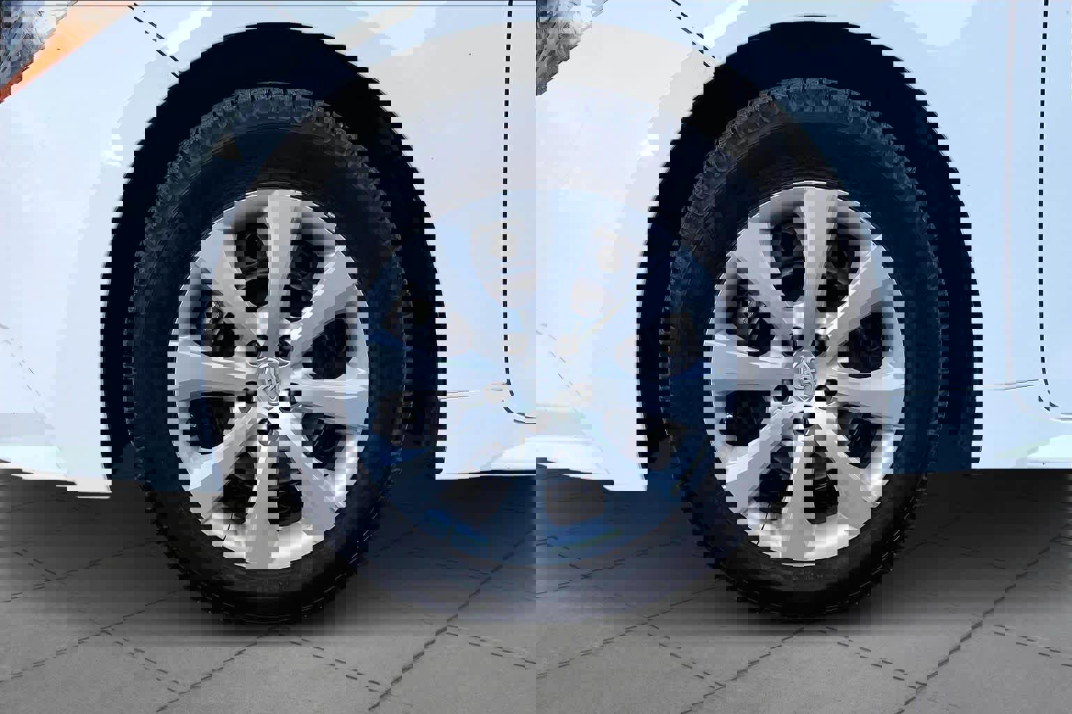 Used 2022 Toyota Corolla LE image 11