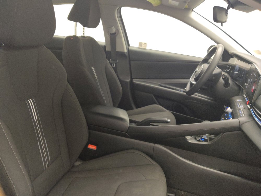 Used 2024 Hyundai Elantra SEL FWD image 21
