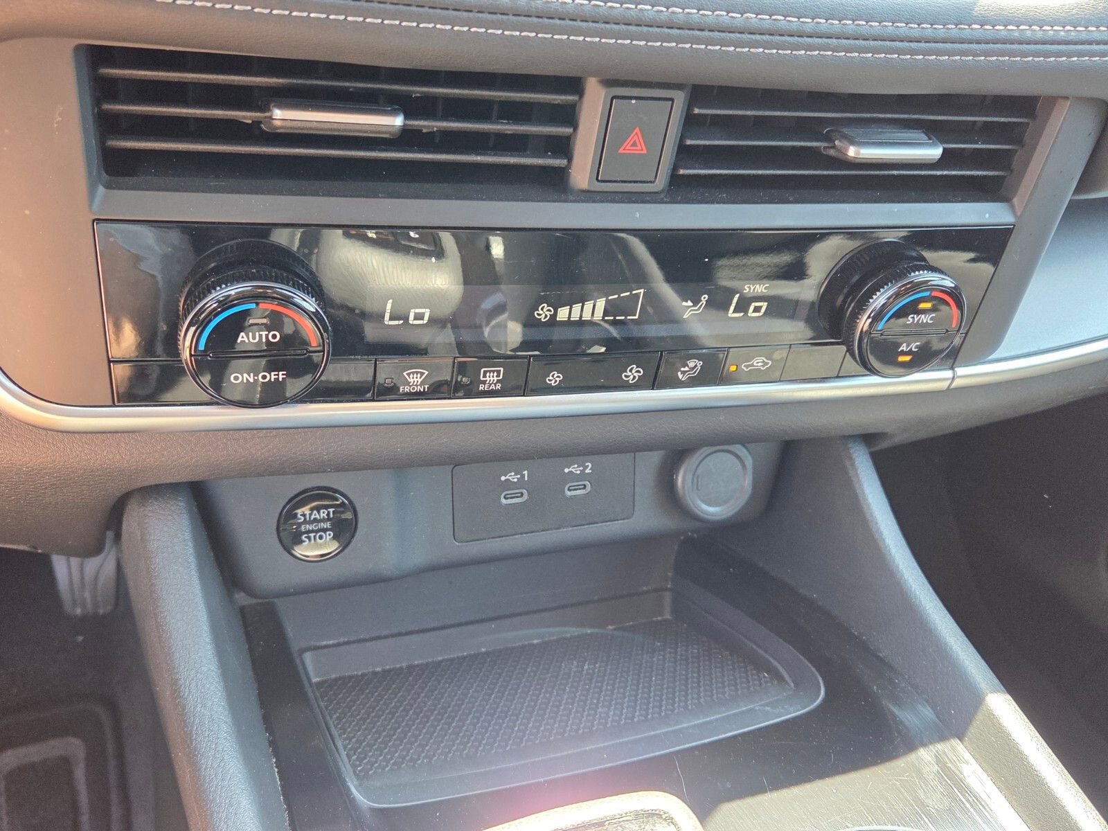 Used 2025 Nissan Rogue SV image 21