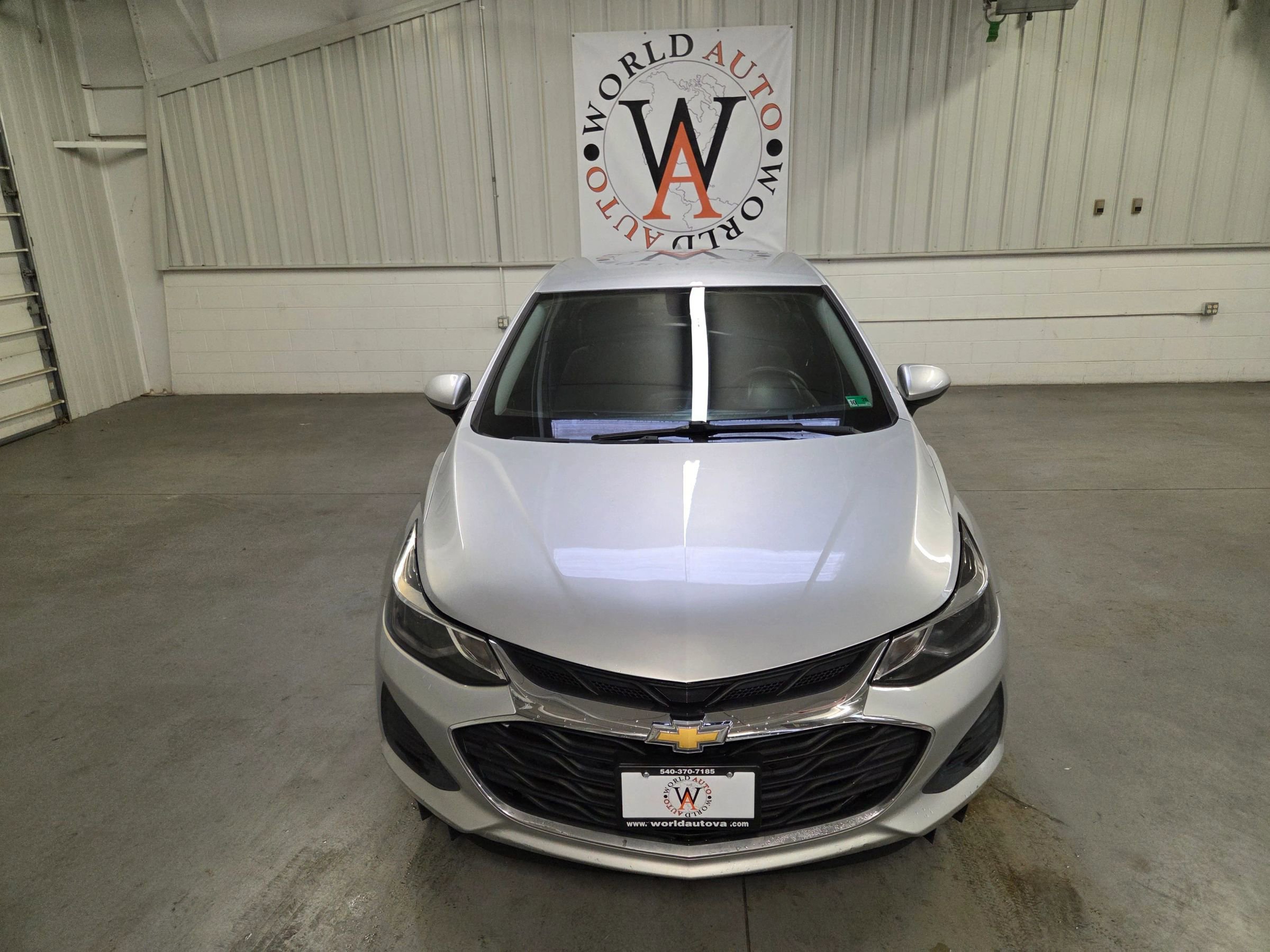 Used 2019 Chevrolet Cruze LT w/ Convenience Package FWD image 12