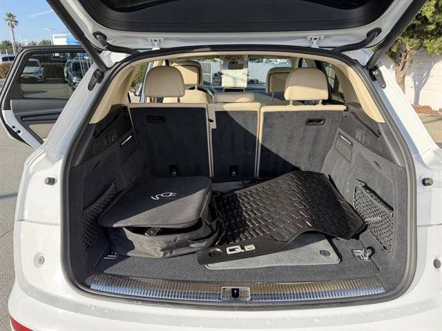Used 2020 Audi Q5 e Prestige w/ Prestige Package image 30