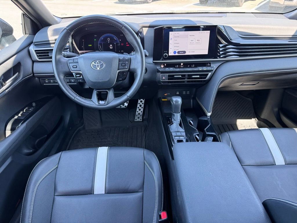 Used 2025 Toyota Camry SE w/ Convenience Package FWD image 6