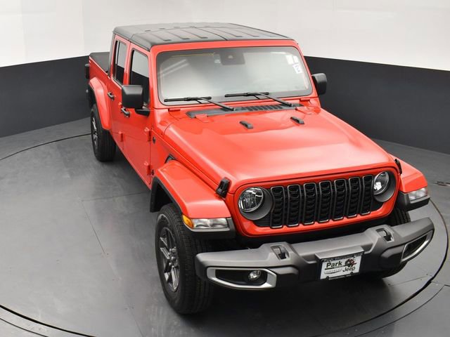 Used 2024 Jeep Gladiator Sport image 13