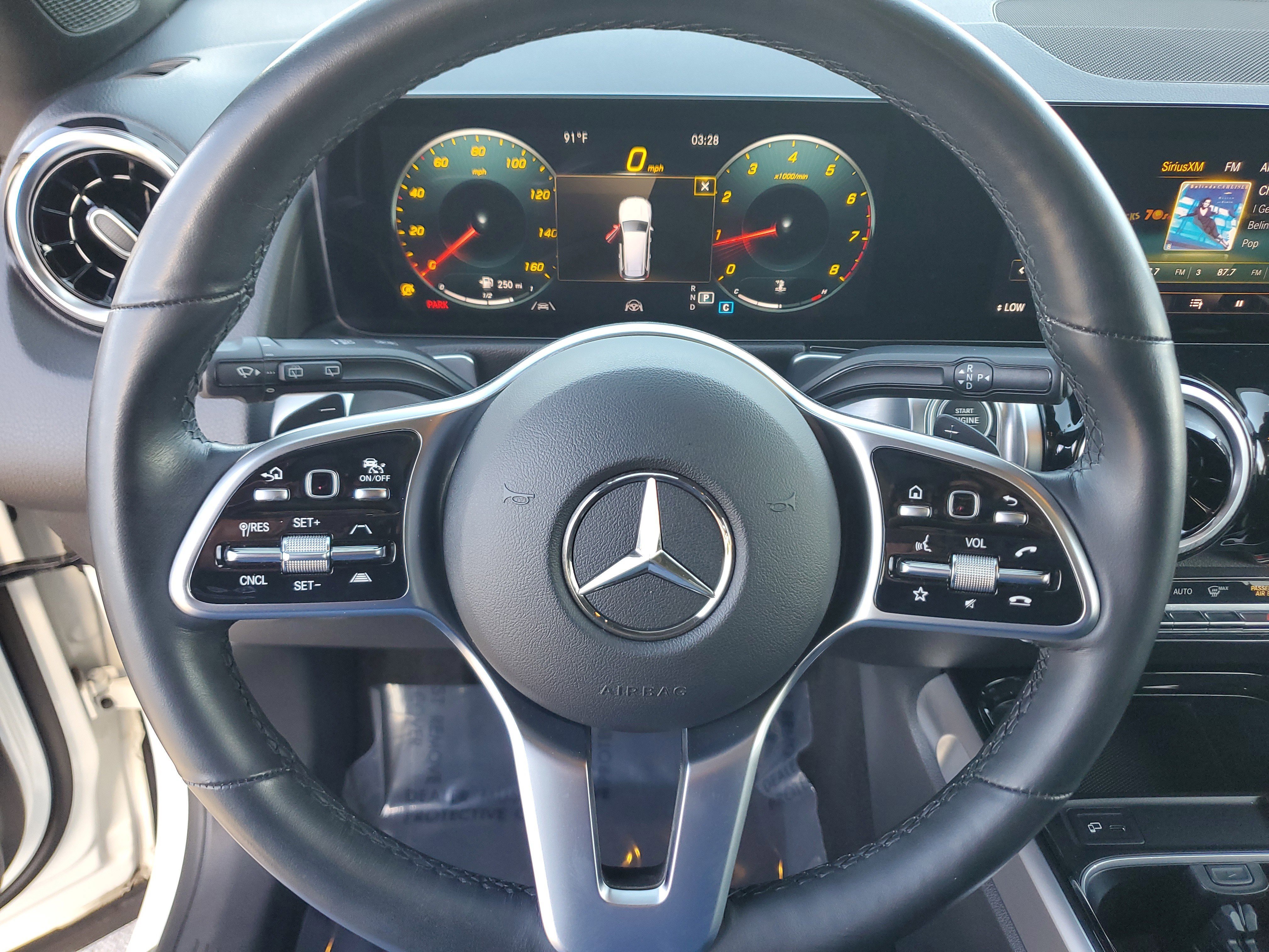 Used 2023 Mercedes-Benz GLB 250 4MATIC w/ Premium Package image 21