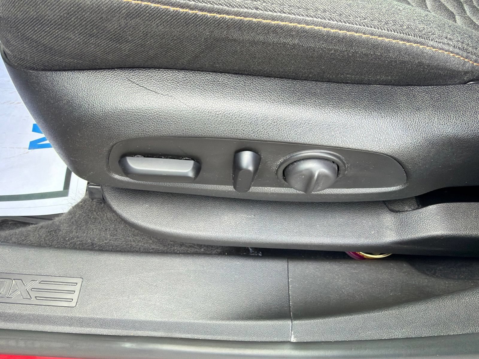 Used 2020 Chevrolet Equinox LT w/ Driver Convenience Package FWD image 15