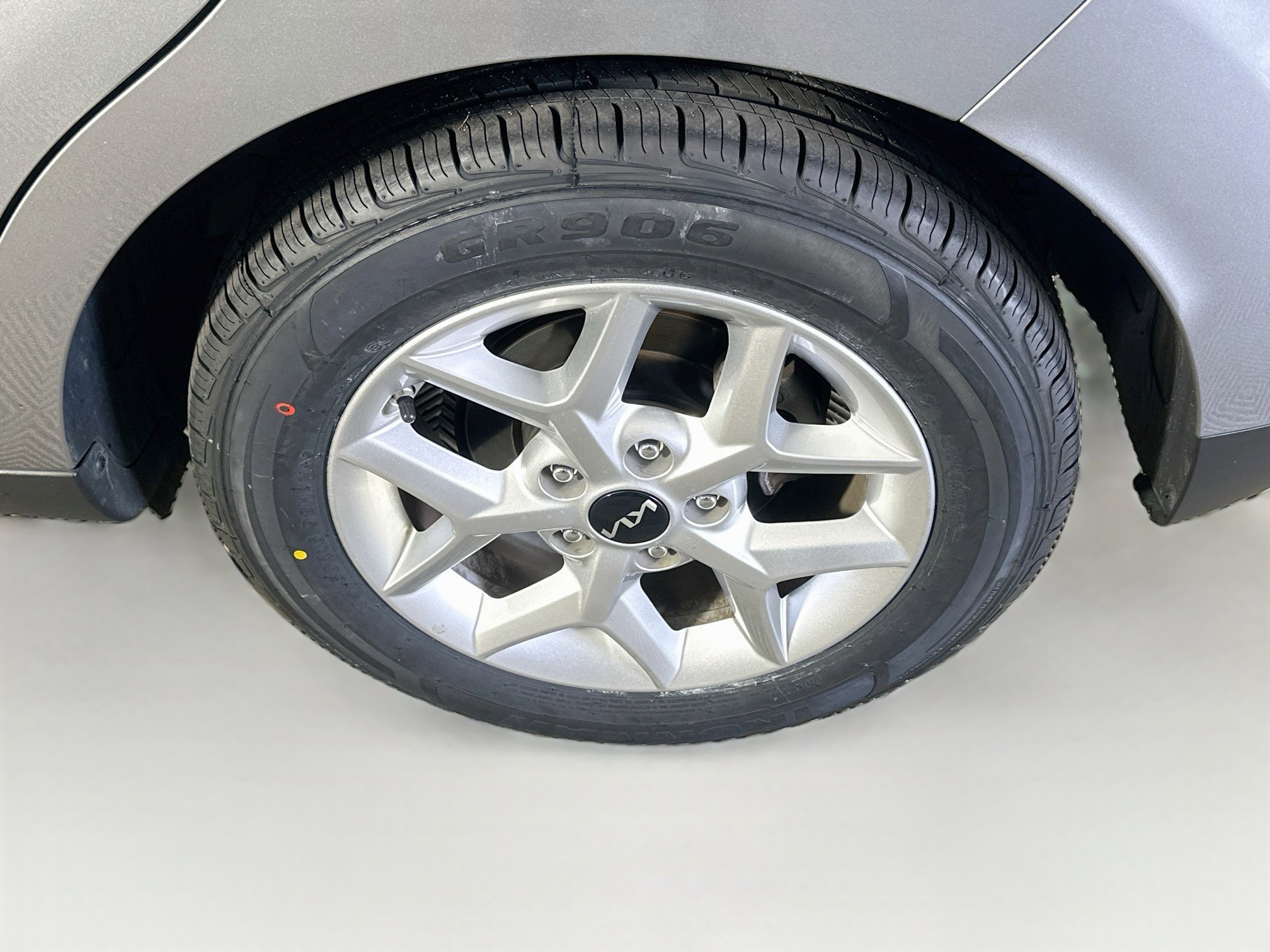 Used 2025 Kia Soul LX w/ LX Technology Package FWD image 11