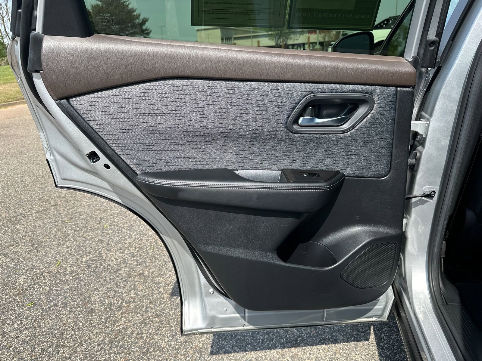 Used 2023 Nissan Rogue SV image 19