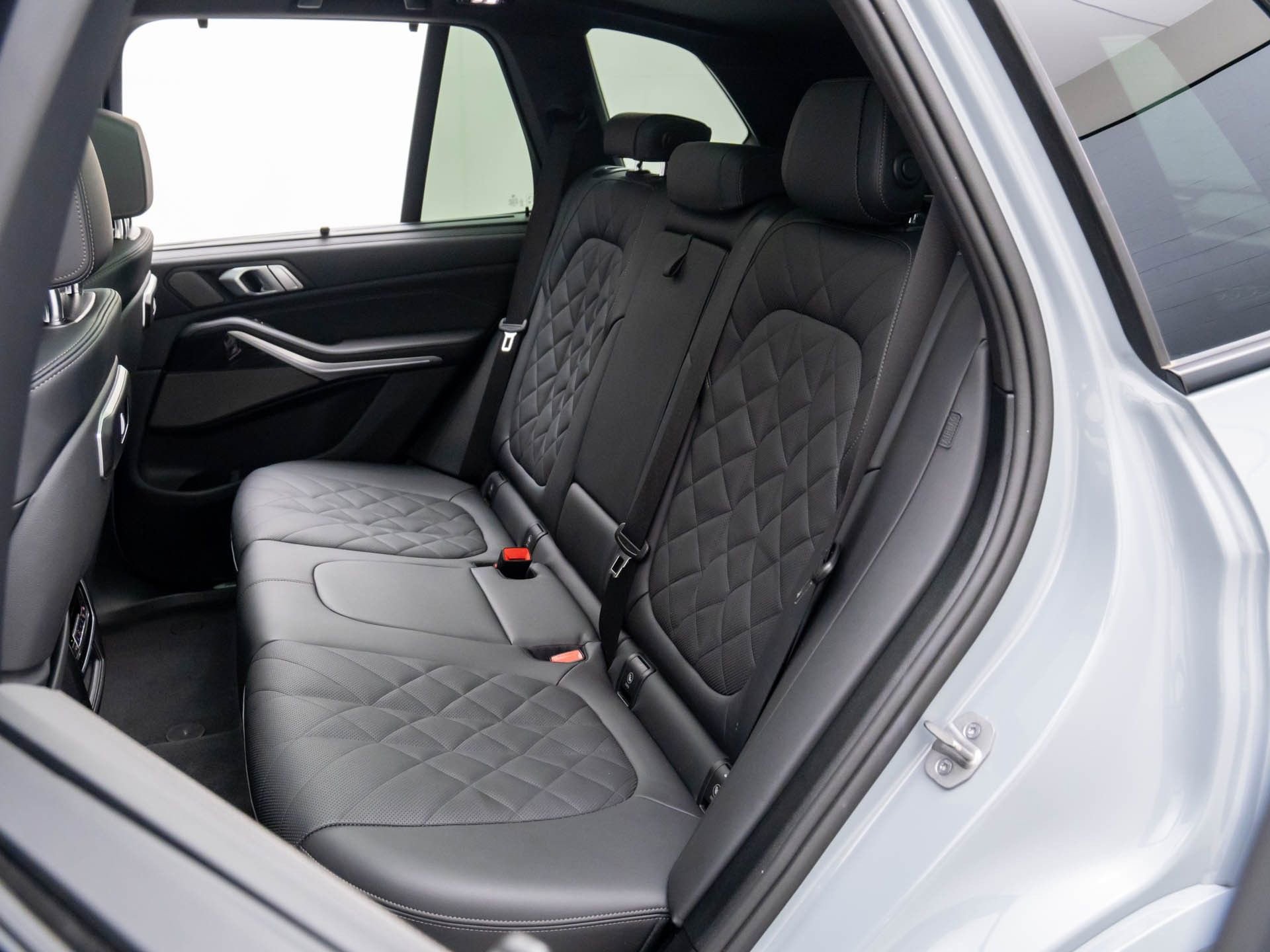 Certified 2025 BMW X5 M60i image 17