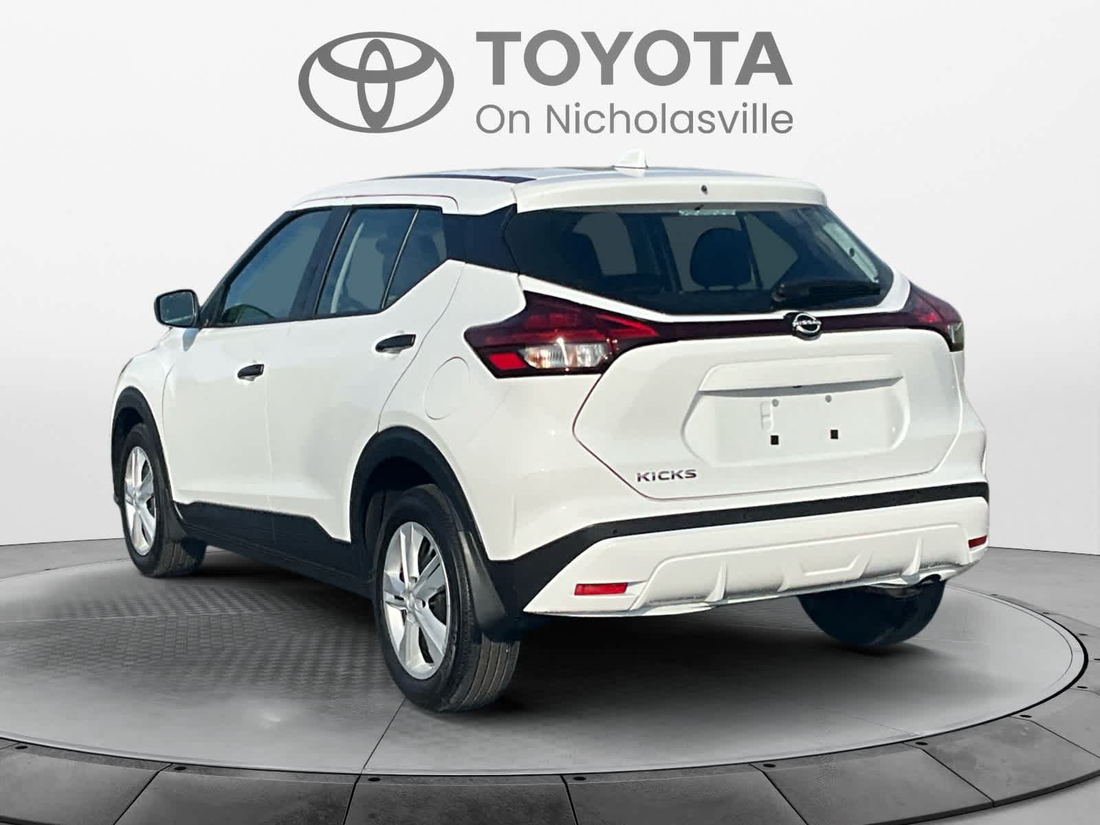 Used 2025 Nissan Kicks Play S FWD image 3