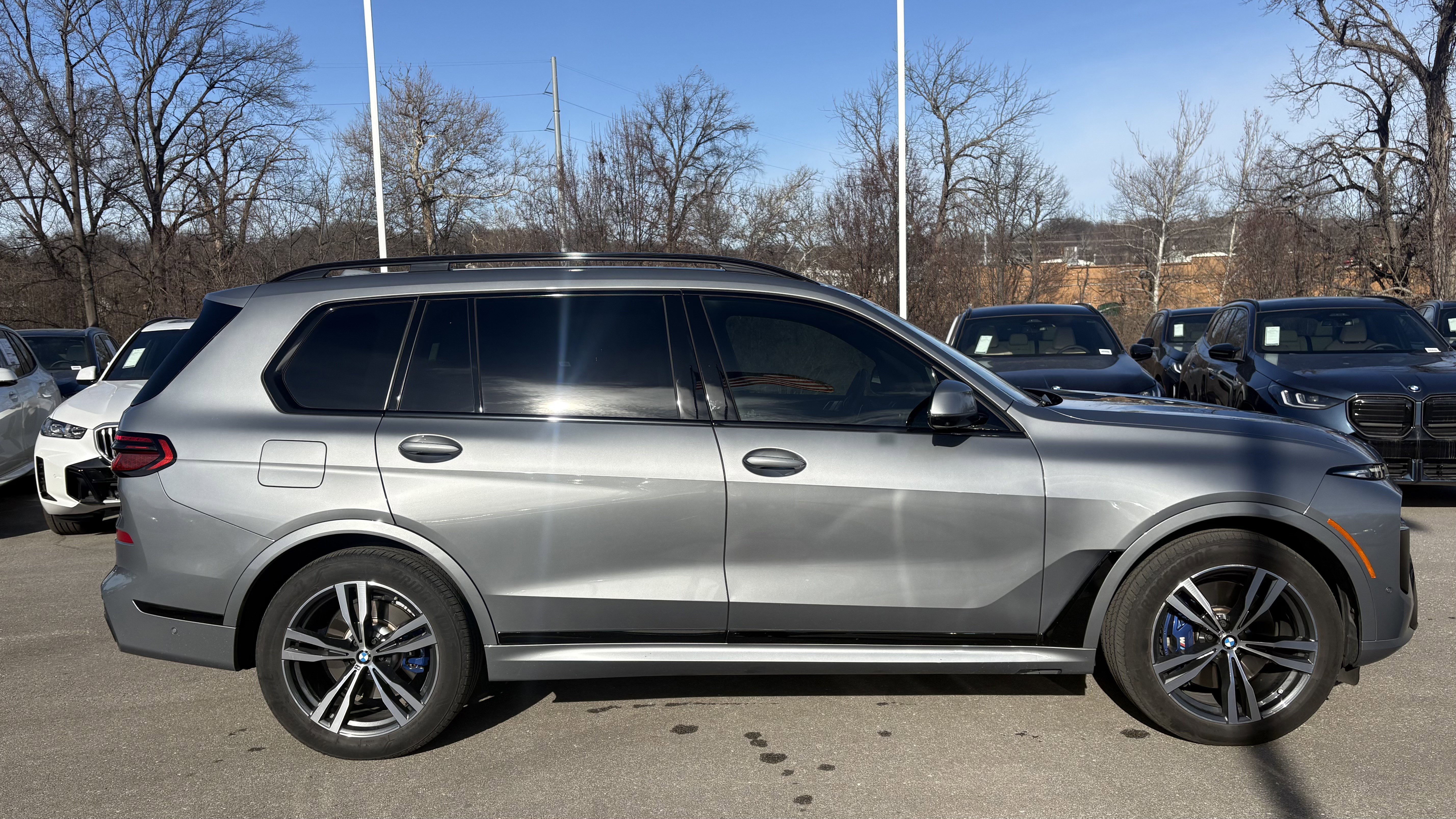 Used 2024 BMW X7 xDrive40i w/ M Sport Package image 11