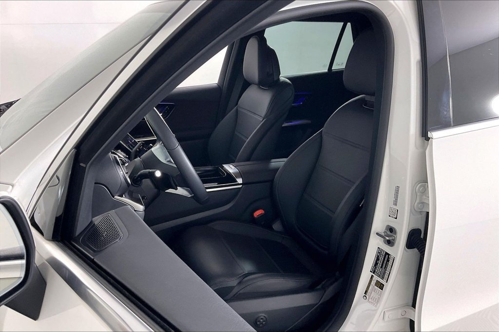 Certified 2025 Mercedes-Benz GLC 300 4MATIC image 17