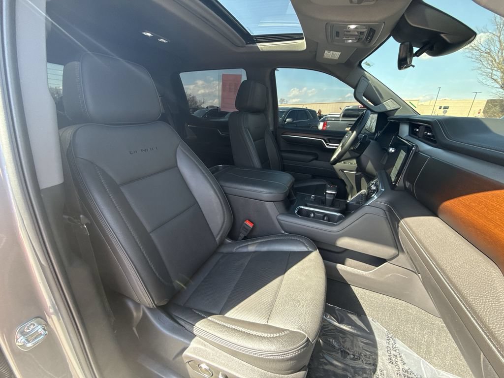 Used 2025 GMC Sierra 1500 Denali w/ Technology Package AWD/4WD image 24