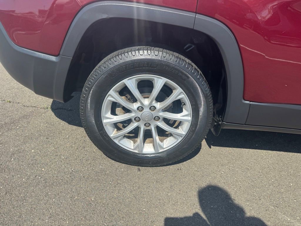 Used 2019 Jeep Cherokee Latitude w/ Popular Appearance Group FWD image 19