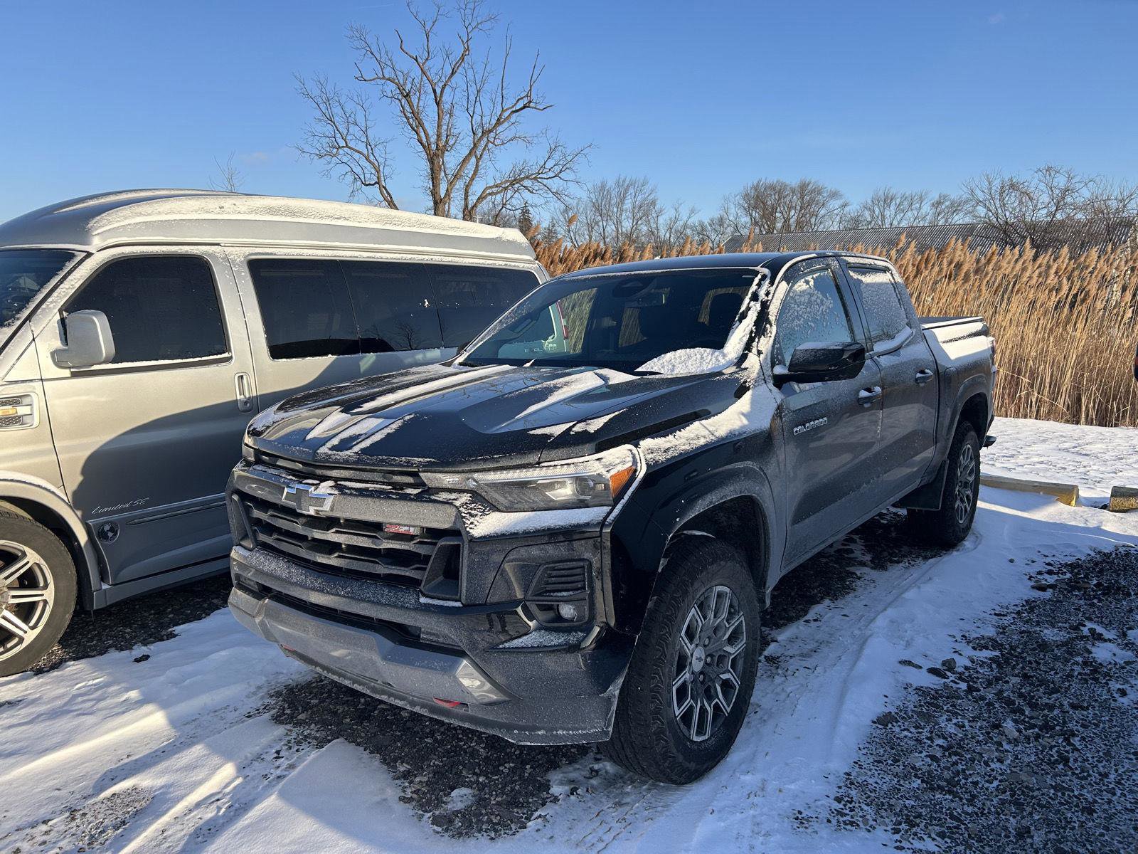 Used 2023 Chevrolet Colorado Z71 w/ Z71 Convenience Package 2