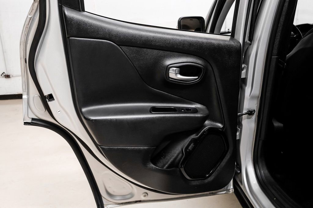 Used 2017 Jeep Renegade Altitude image 47