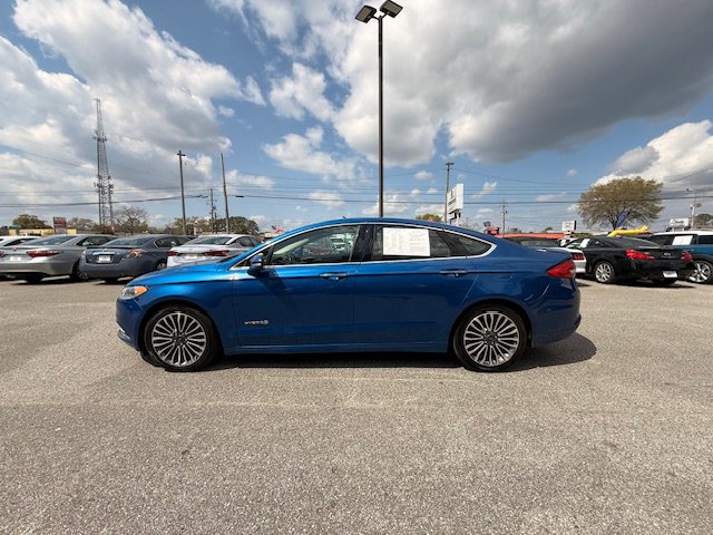 Used 2017 Ford Fusion Titanium image 1