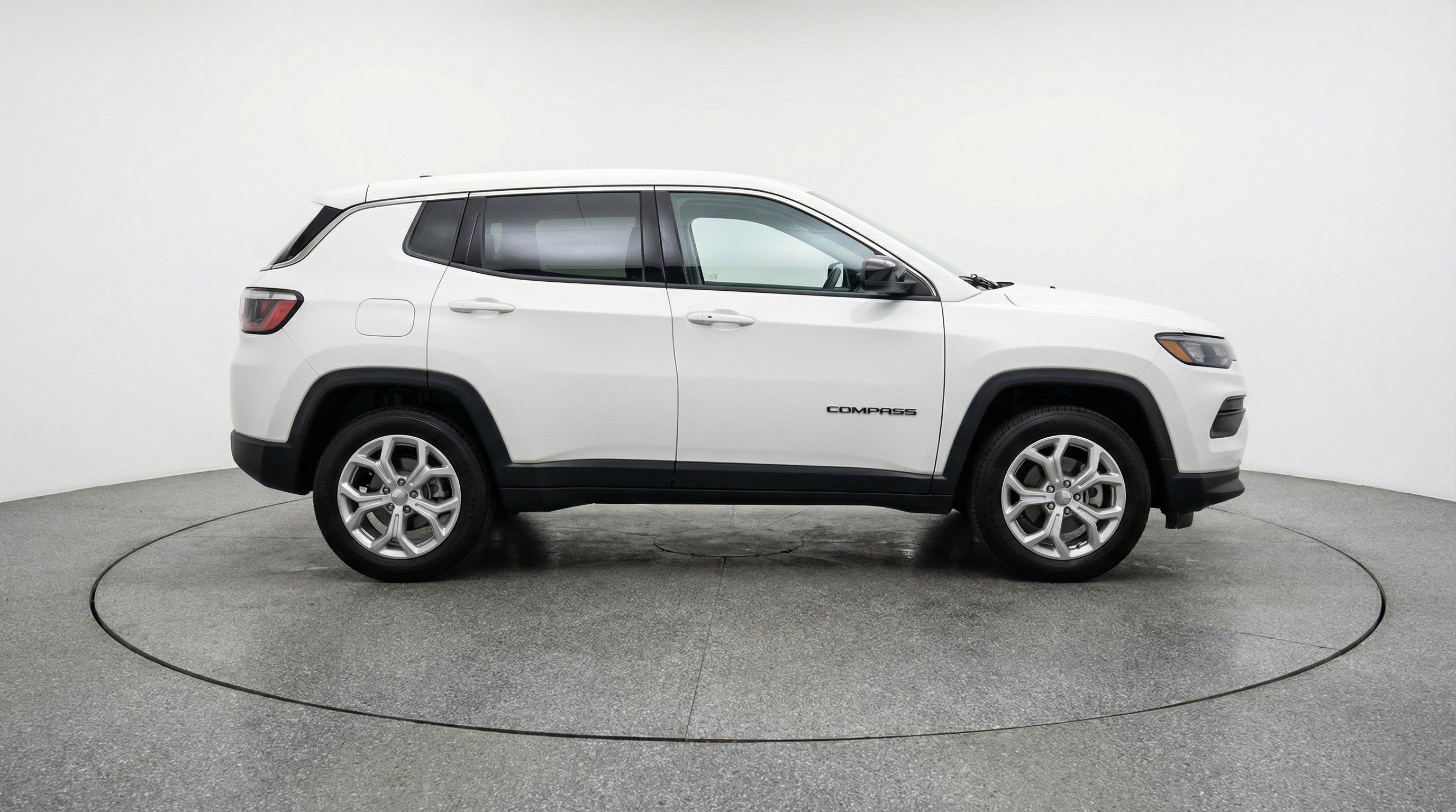 Used 2025 Jeep Compass Latitude AWD/4WD image 11