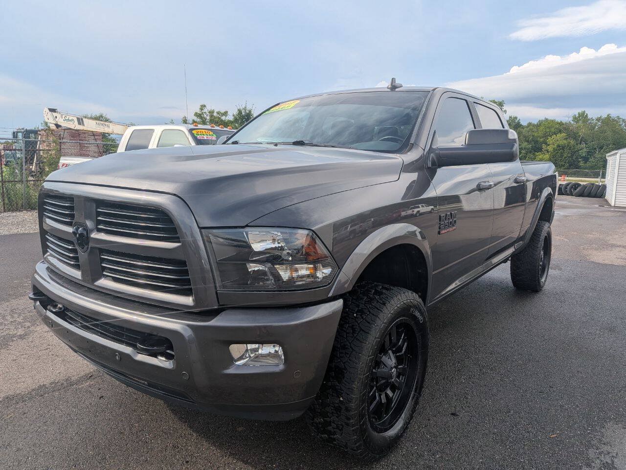 Used 2017 RAM 2500 Big Horn w/ Sport Appearance Group AWD/4WD image 2