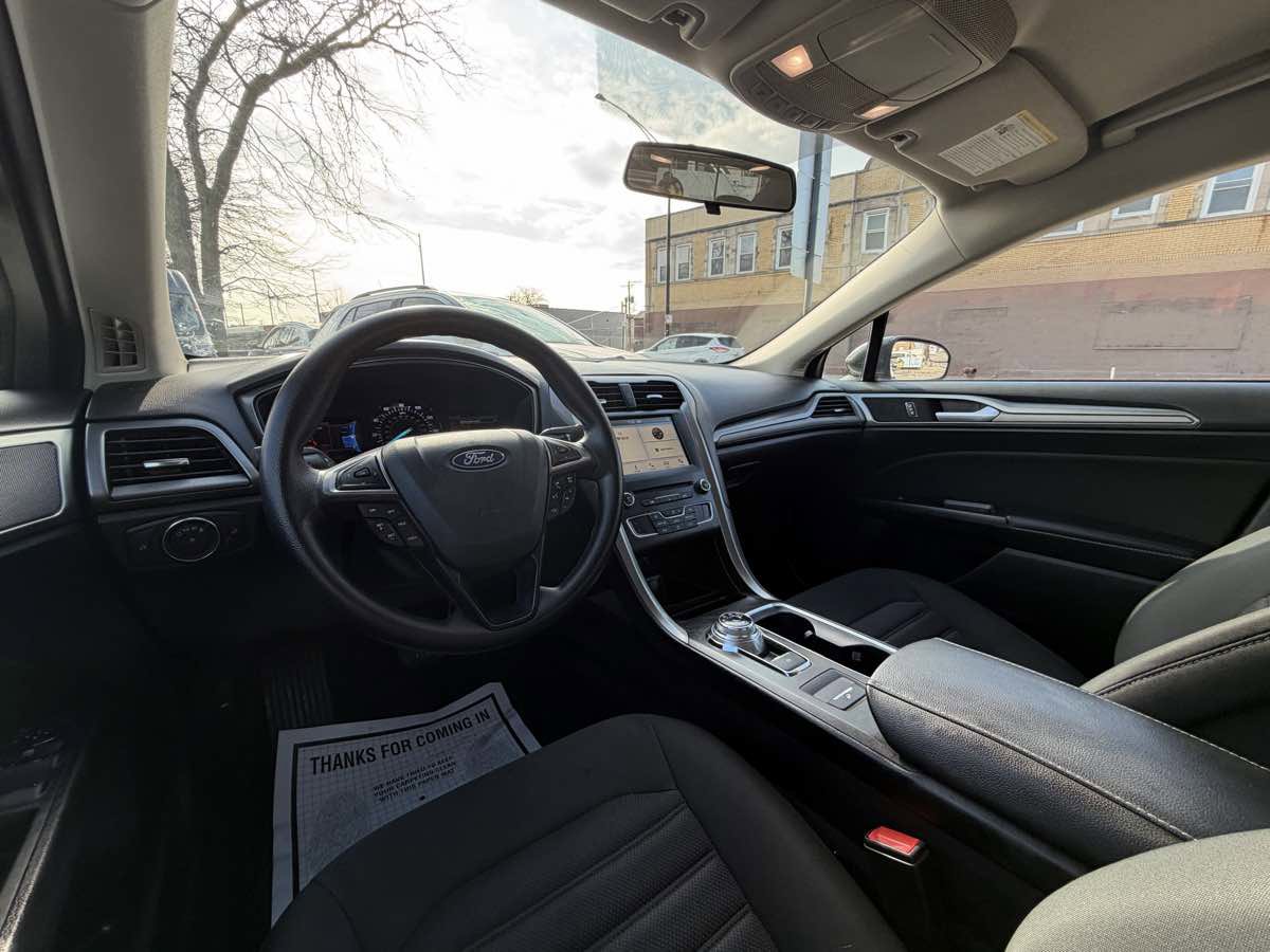 Used 2018 Ford Fusion SE w/ Fusion SE Technology Package image 19