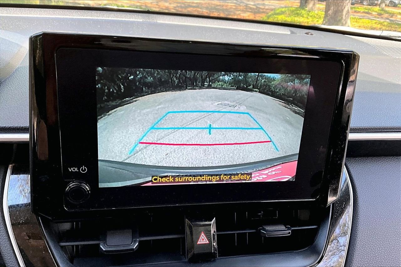 Used 2024 Toyota Corolla Cross LE w/ Moonroof Package image 13