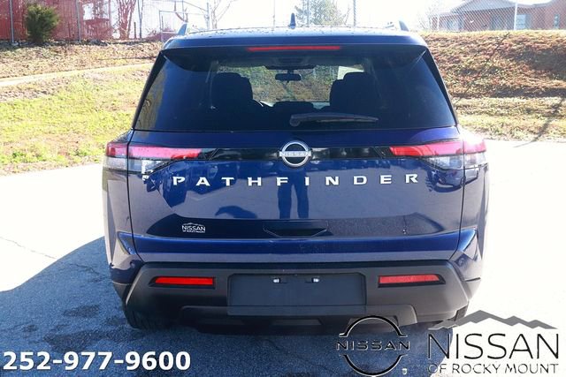 Used 2025 Nissan Pathfinder SV image 7