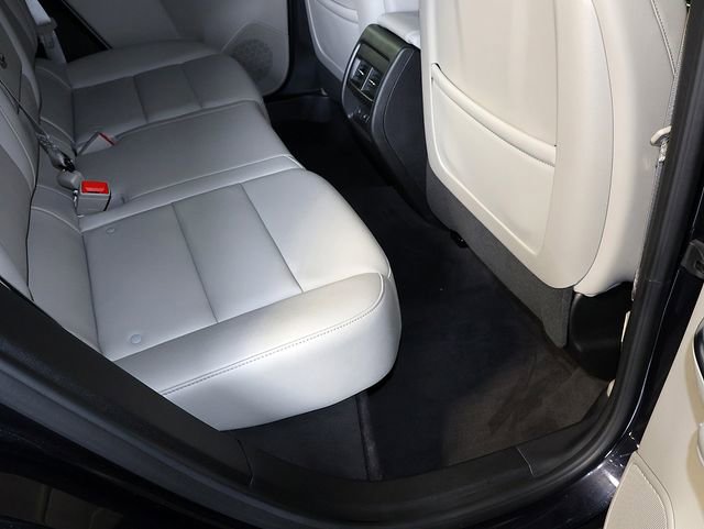 Used 2023 Cadillac XT4 Luxury w/ Cold Weather Package FWD image 30