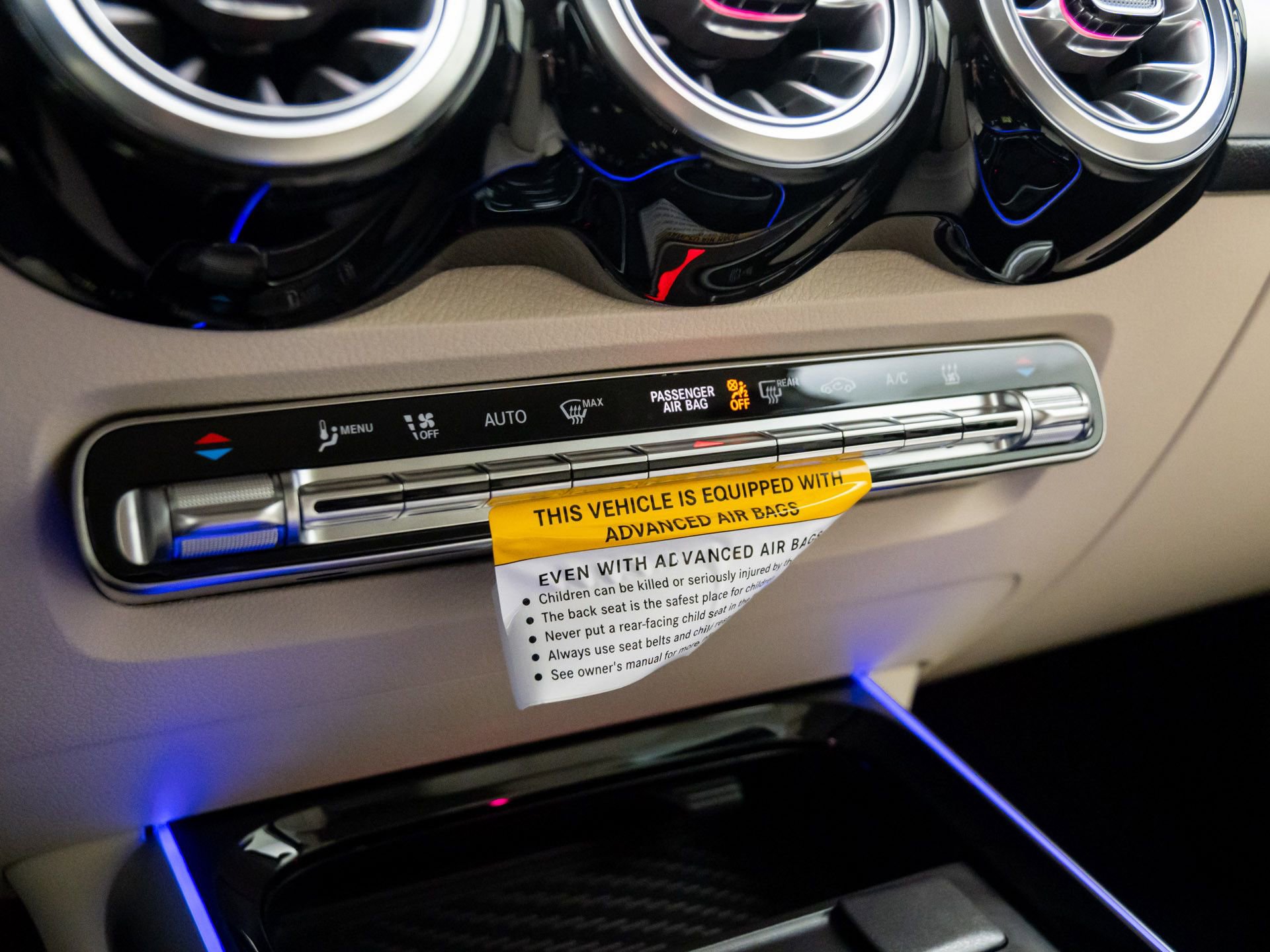 Used 2023 Mercedes-Benz EQB 300 4MATIC w/ Exclusive Package image 25