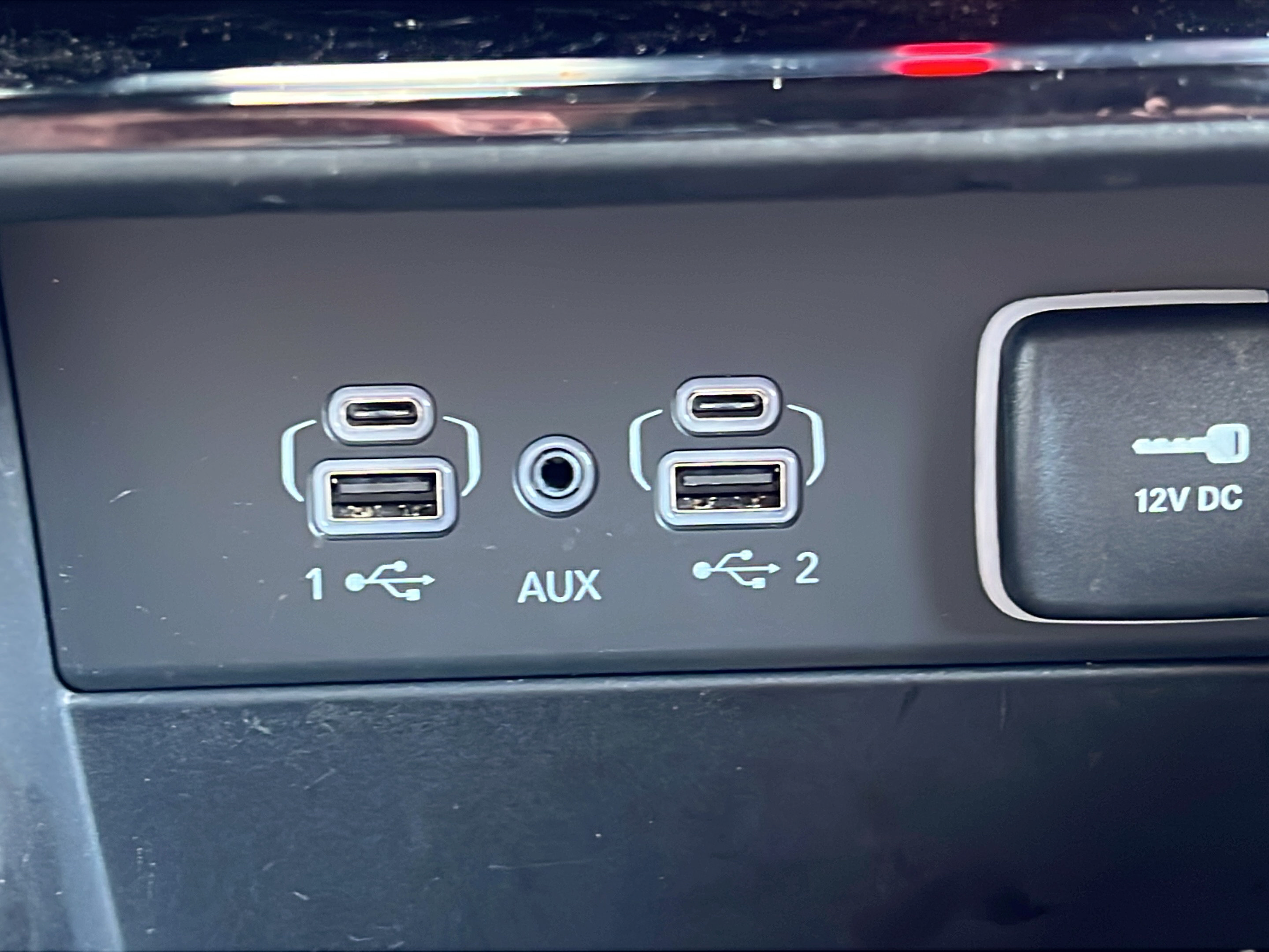 Used 2023 Jeep Grand Cherokee Overland AWD/4WD image 30