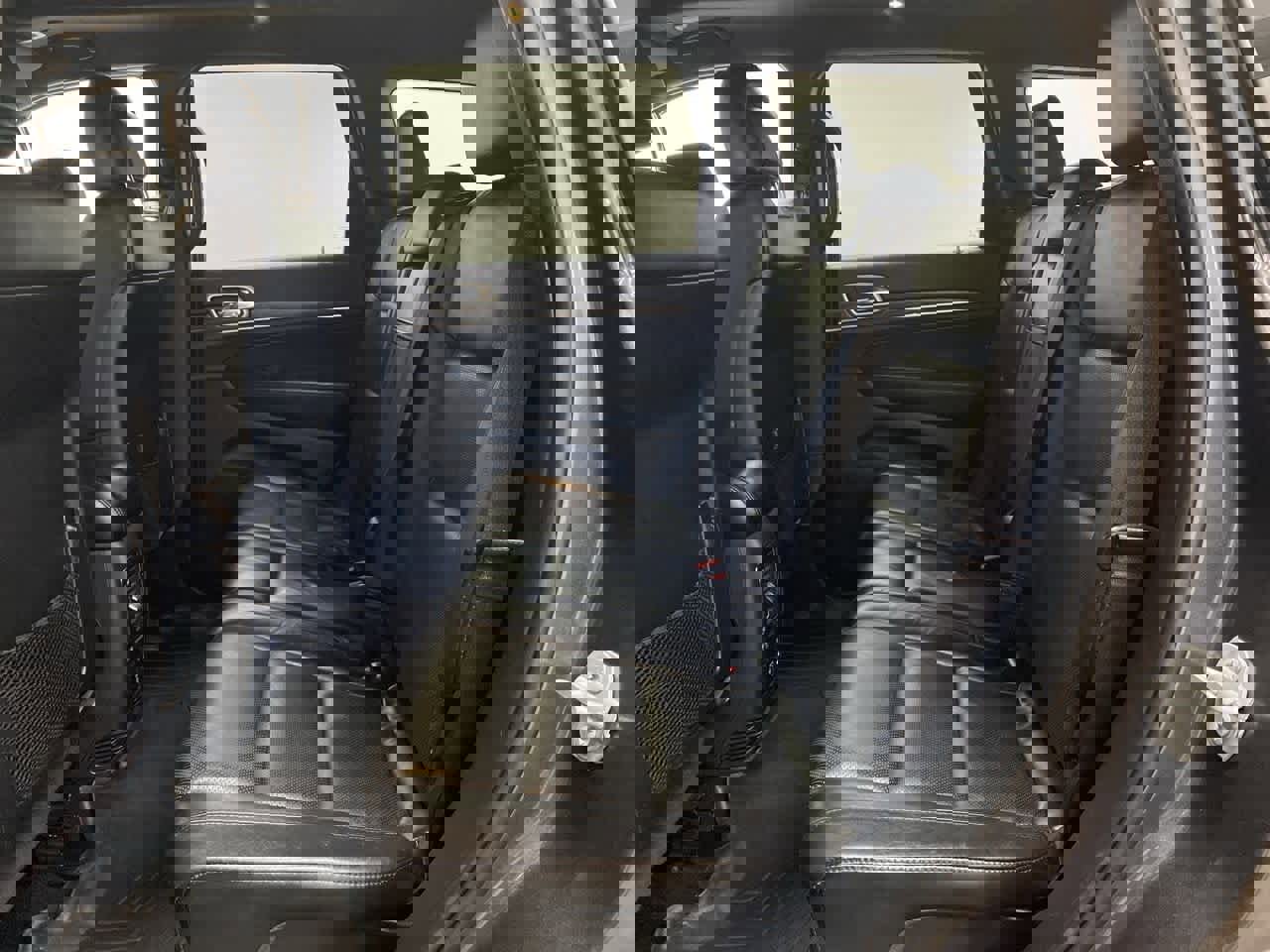 Used 2019 Jeep Grand Cherokee Limited w/ Luxury Group II image 16