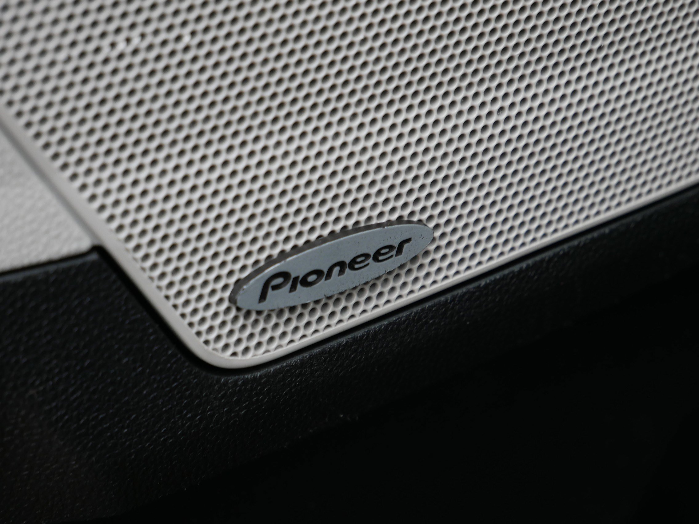 Used 2017 Chevrolet Equinox Premier w/ Enhanced Convenience Package AWD/4WD image 21