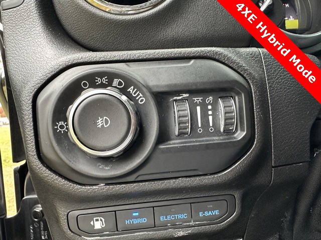 Used 2021 Jeep Wrangler Unlimited Sahara image 40