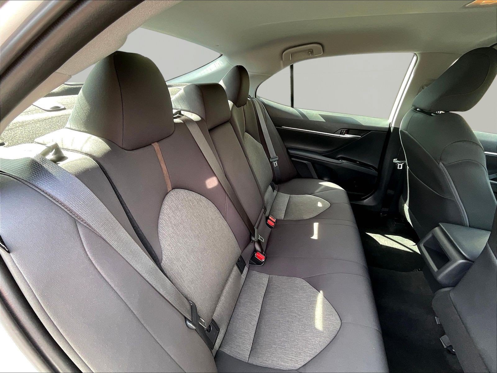 Used 2019 Toyota Camry LE FWD image 25